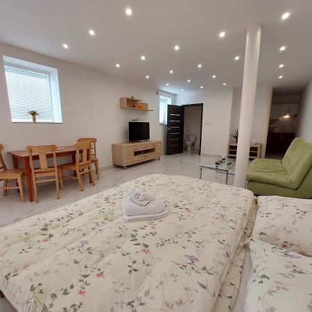 Vehlovice Apartments Melnik Luaran gambar