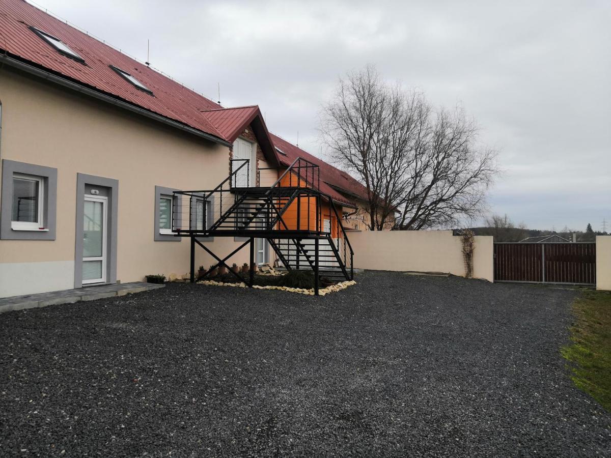 Vehlovice Apartments Melnik Luaran gambar