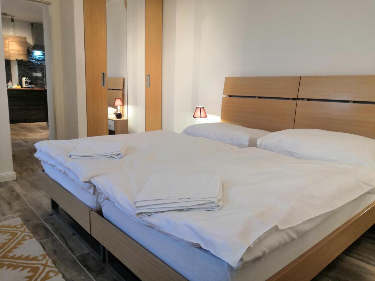 Vehlovice Apartments Melnik Luaran gambar