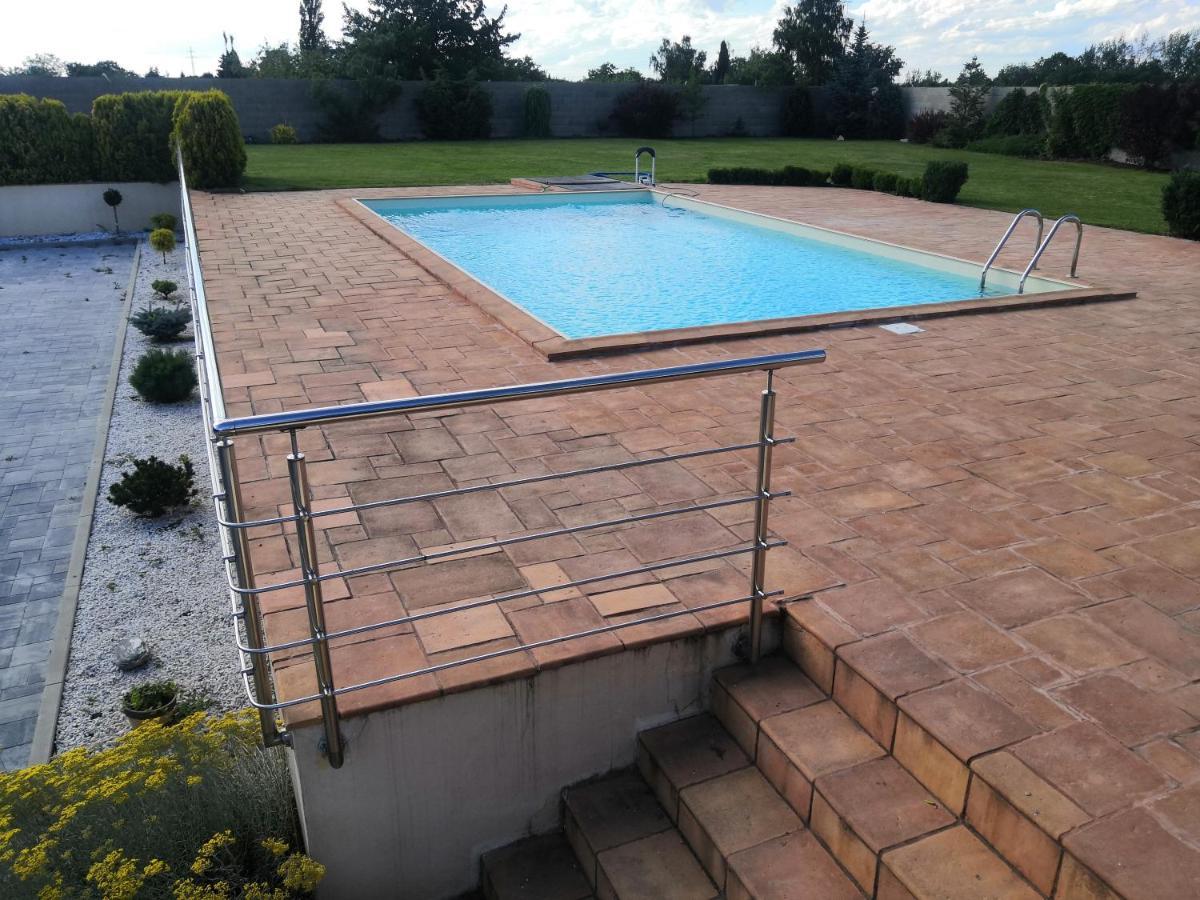 Vehlovice Apartments Melnik Luaran gambar