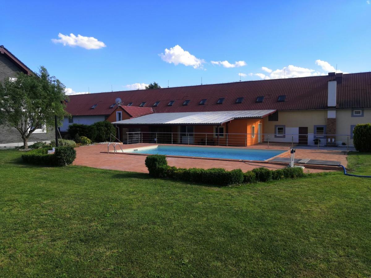 Vehlovice Apartments Melnik Luaran gambar