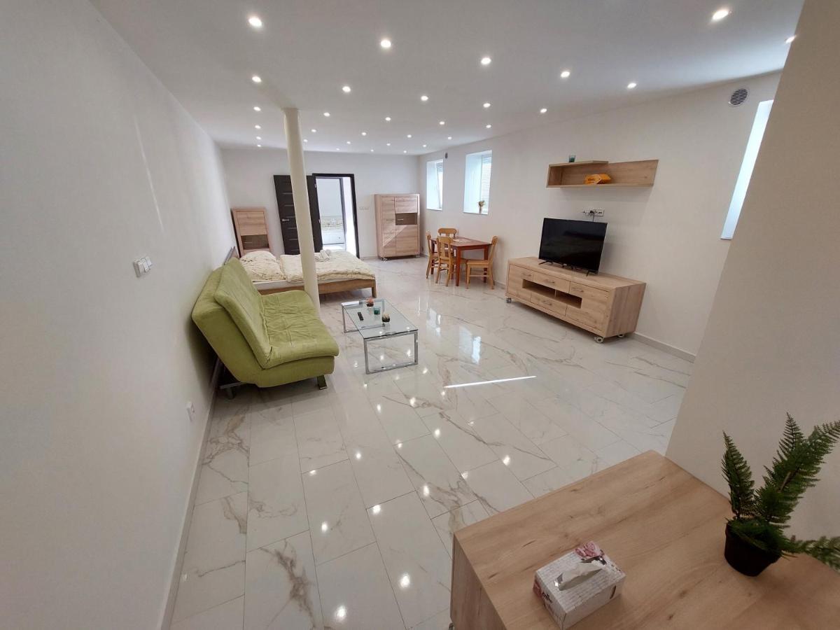Vehlovice Apartments Melnik Luaran gambar