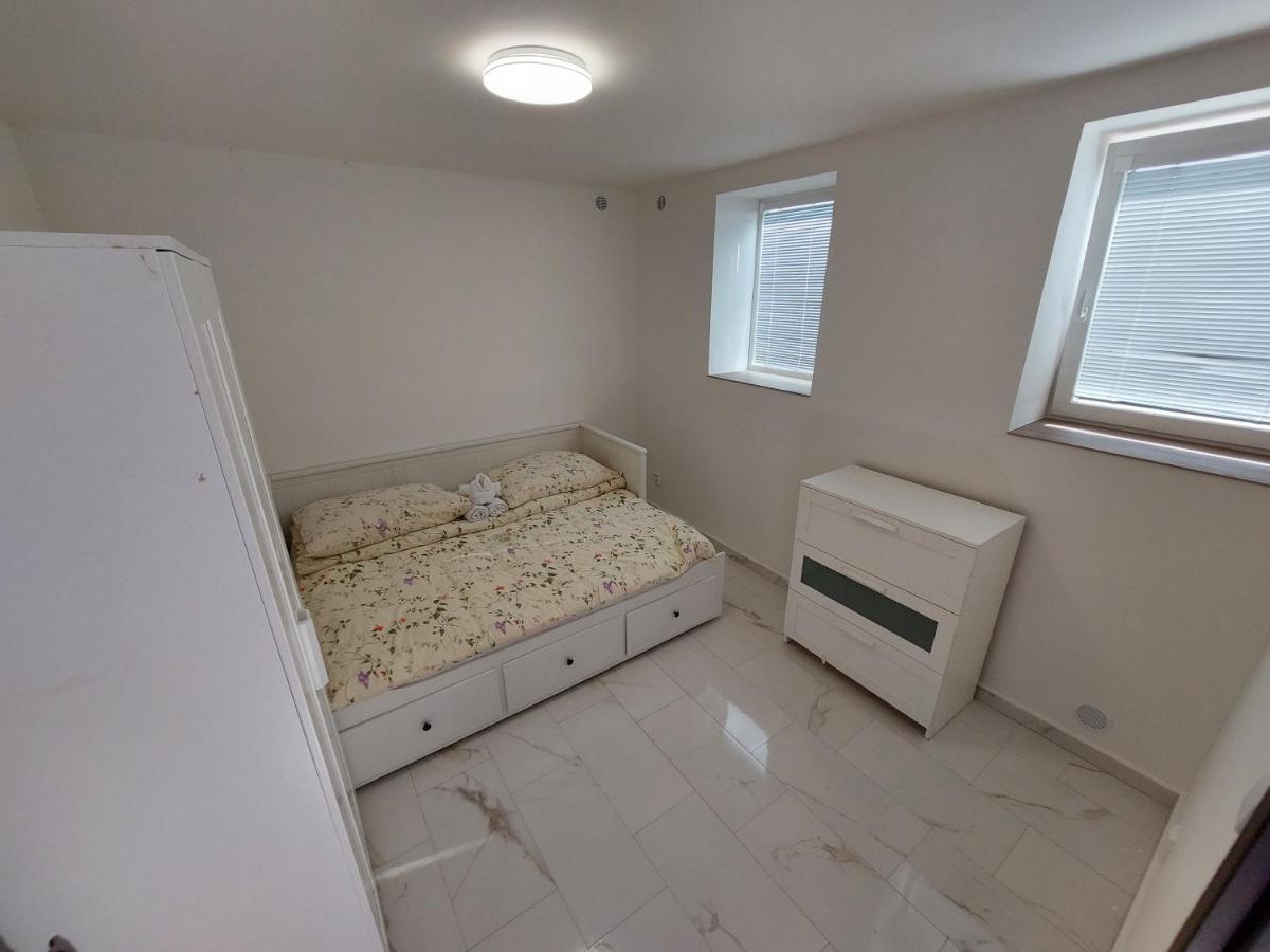 Vehlovice Apartments Melnik Luaran gambar