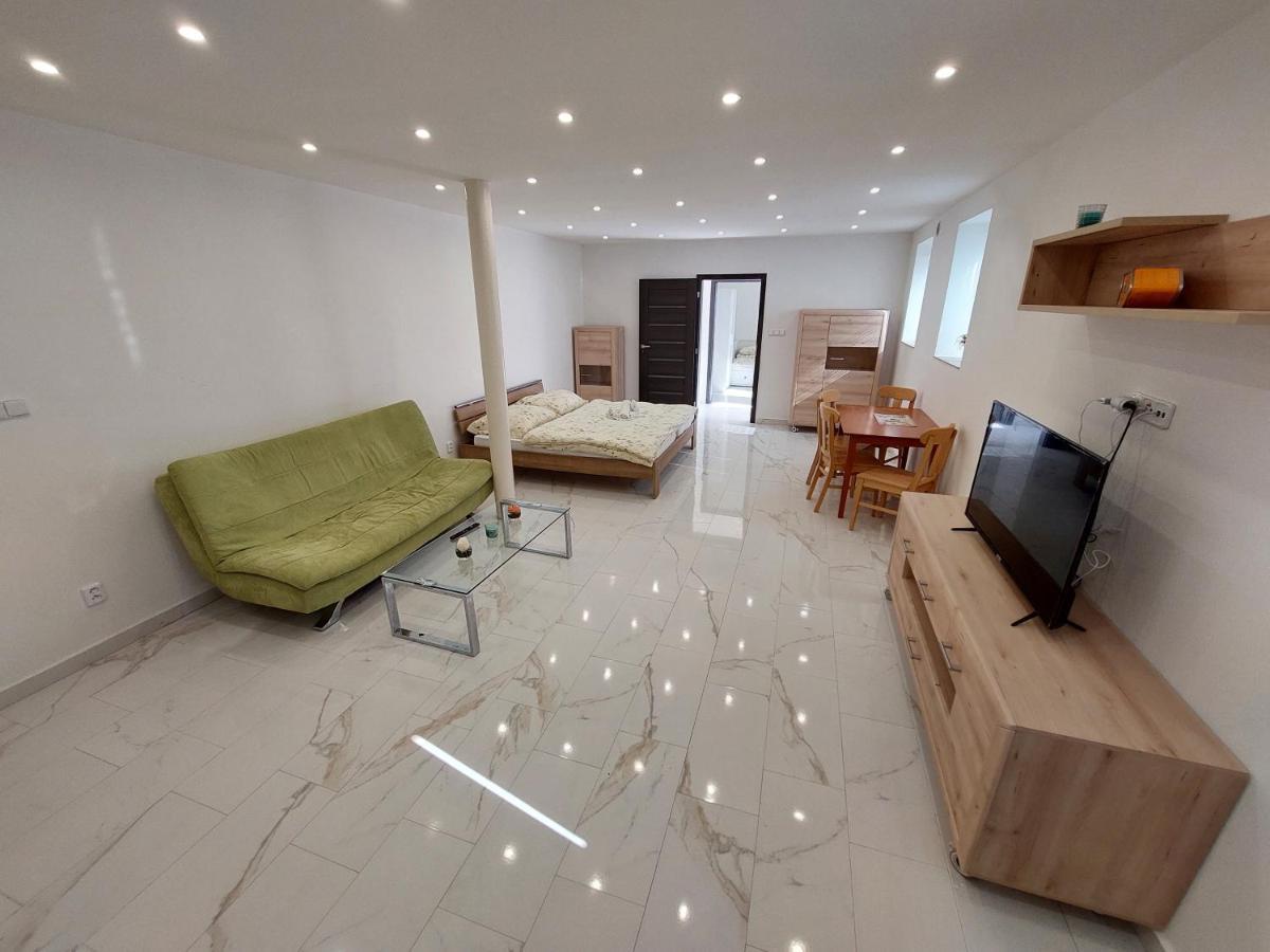 Vehlovice Apartments Melnik Luaran gambar